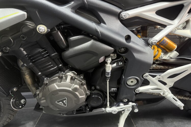 TRIUMPH SPEED TRIPLE 1200