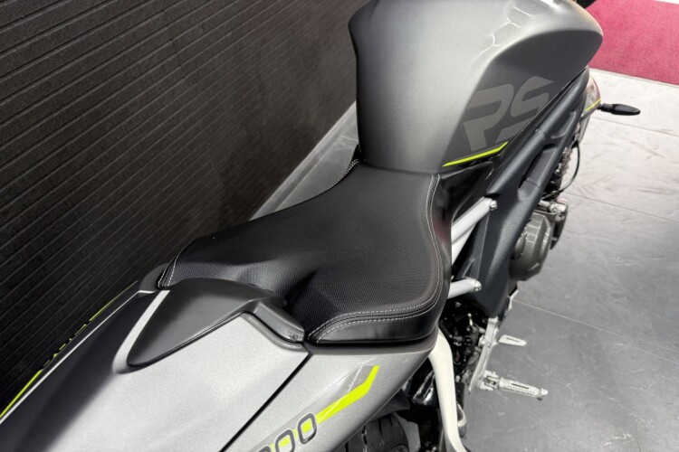 TRIUMPH SPEED TRIPLE 1200