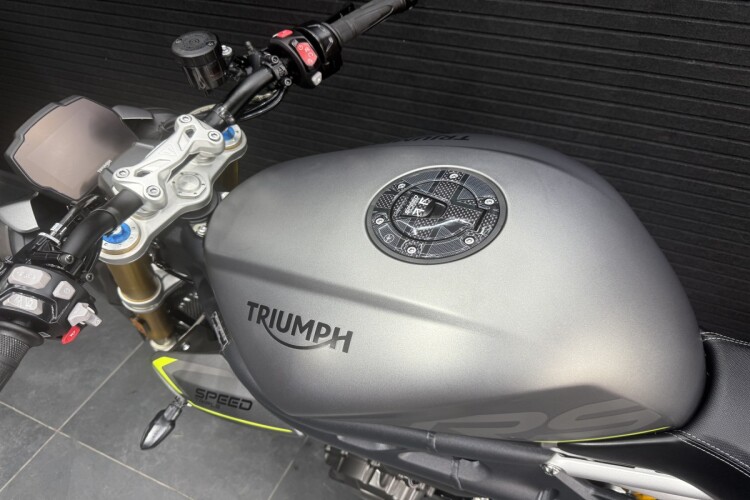 TRIUMPH SPEED TRIPLE 1200