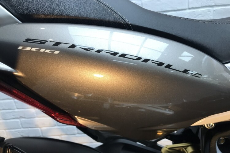 MV AGUSTA STRADALE 800