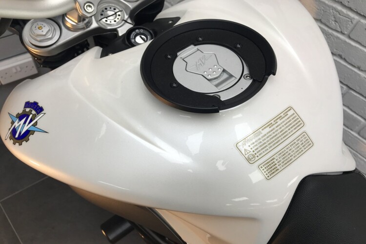 MV AGUSTA STRADALE 800