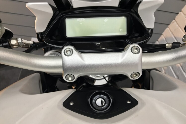 MV AGUSTA STRADALE 800