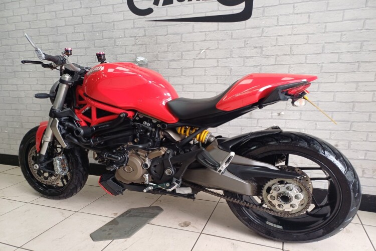 DUCATI MONSTER 1200