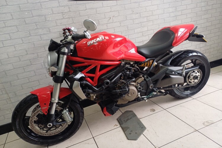 DUCATI MONSTER 1200