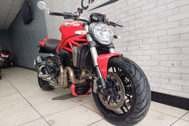 DUCATI MONSTER 1200