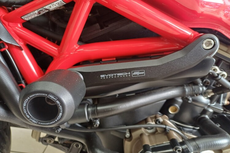 DUCATI MONSTER 1200