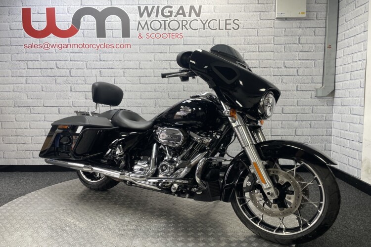 HARLEY-DAVIDSON STREET GLIDE