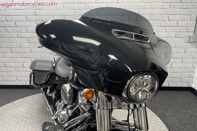 HARLEY-DAVIDSON STREET GLIDE