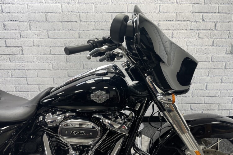 HARLEY-DAVIDSON STREET GLIDE
