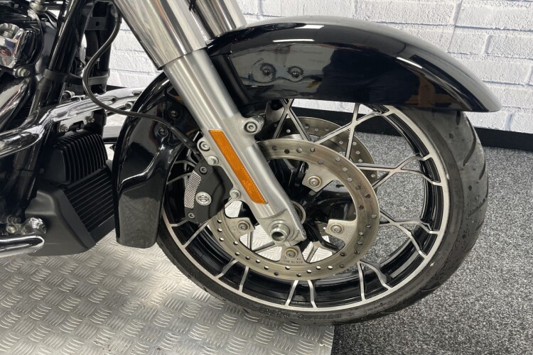 HARLEY-DAVIDSON STREET GLIDE