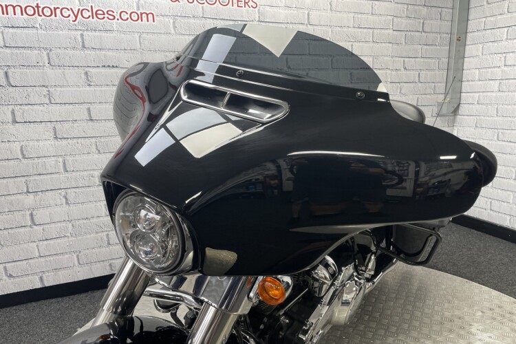 HARLEY-DAVIDSON STREET GLIDE