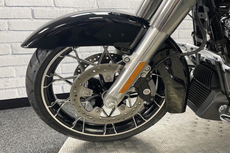 HARLEY-DAVIDSON STREET GLIDE