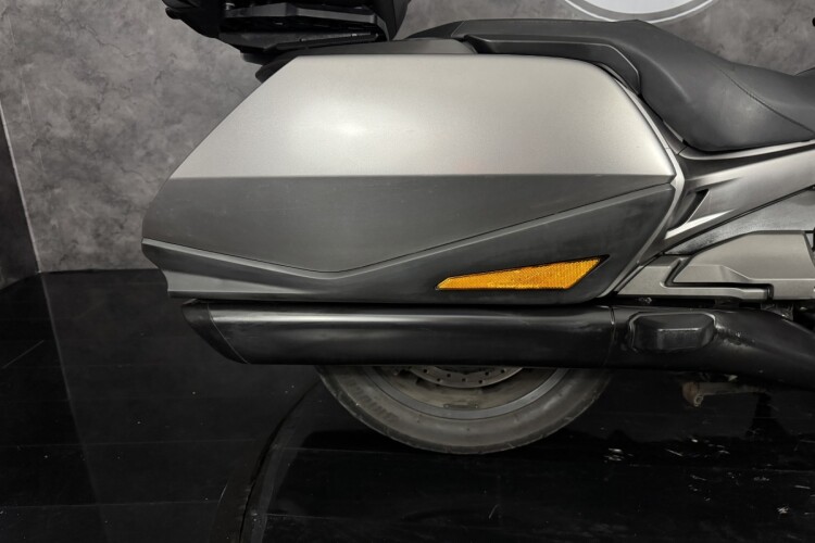 HONDA GL1800 GOLD WING