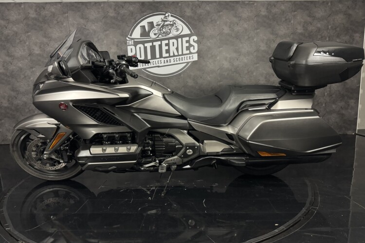 HONDA GL1800 GOLD WING