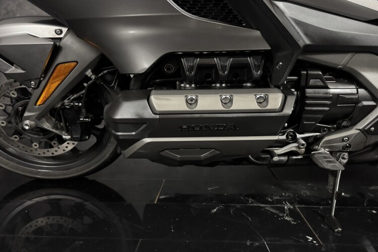 HONDA GL1800 GOLD WING