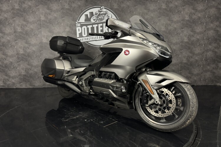 HONDA GL1800 GOLD WING