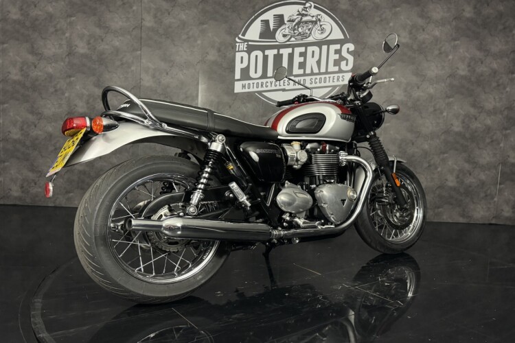 TRIUMPH BONNEVILLE T120