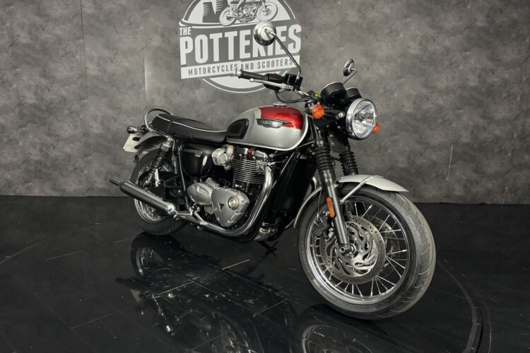 TRIUMPH BONNEVILLE T120