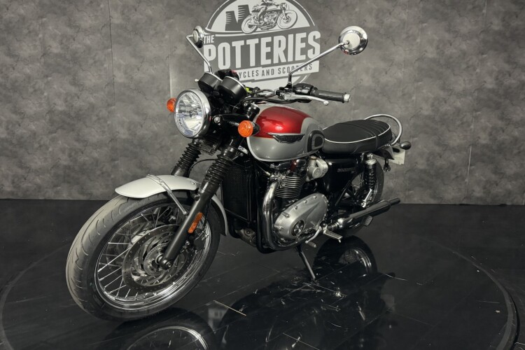 TRIUMPH BONNEVILLE T120