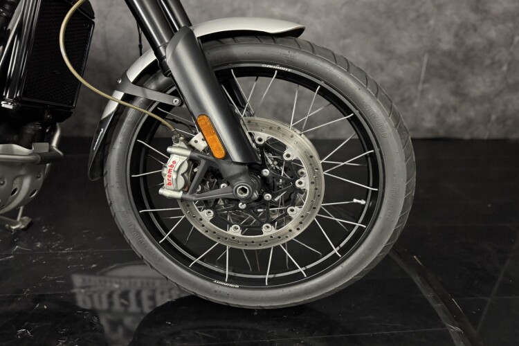 TRIUMPH SCRAMBLER 1200