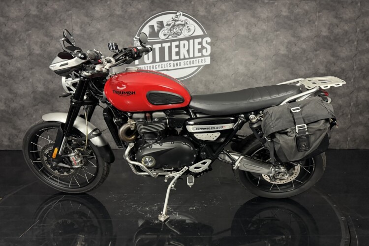 TRIUMPH SCRAMBLER 1200