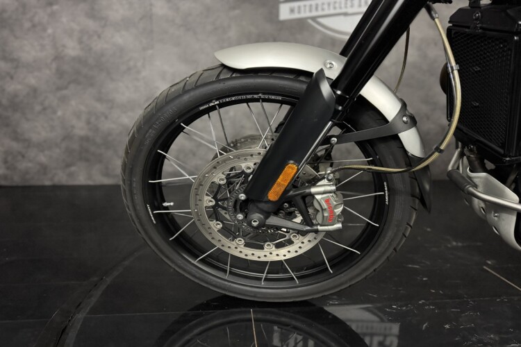 TRIUMPH SCRAMBLER 1200