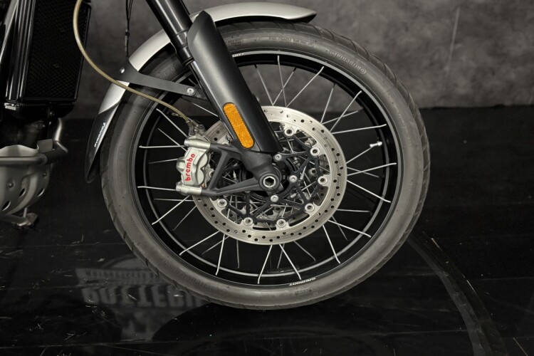 TRIUMPH SCRAMBLER 1200