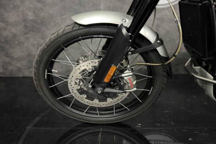 TRIUMPH SCRAMBLER 1200