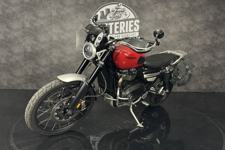 TRIUMPH SCRAMBLER 1200