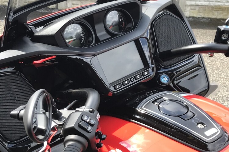 INDIAN CHALLENGER DARK HORSE