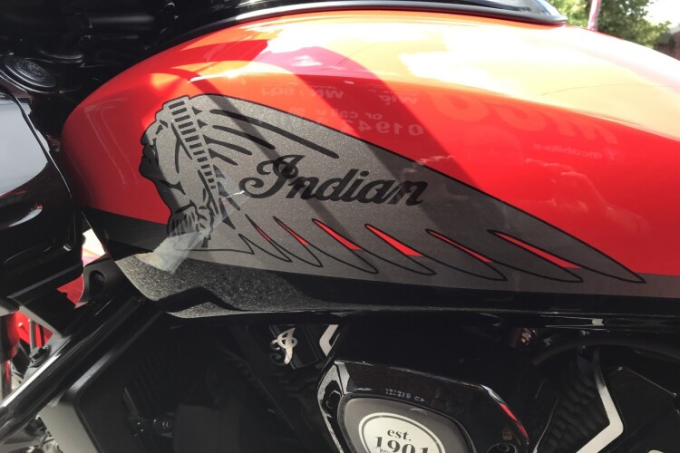 INDIAN CHALLENGER DARK HORSE