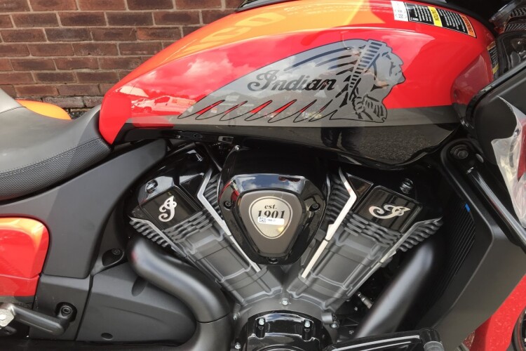 INDIAN CHALLENGER DARK HORSE