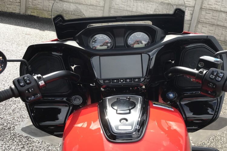 INDIAN CHALLENGER DARK HORSE