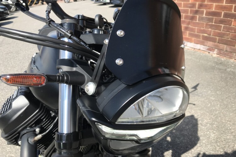 MOTO GUZZI V7