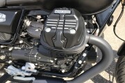 MOTO GUZZI V7