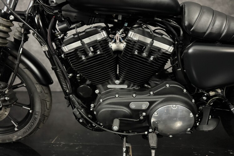 HARLEY-DAVIDSON SPORTSTER