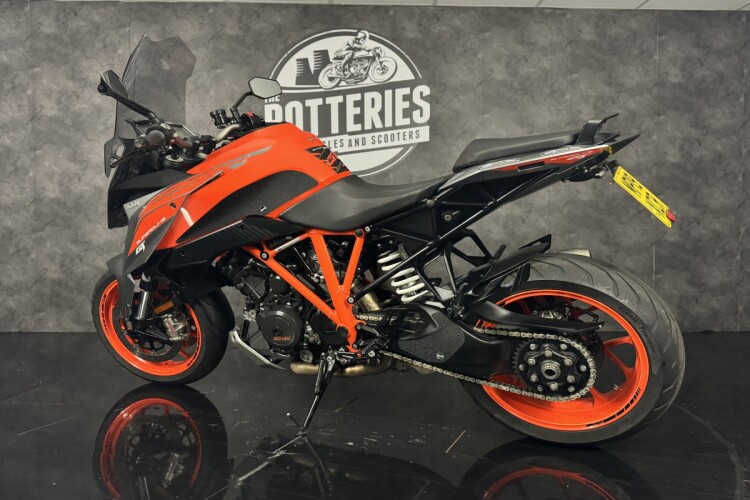 KTM 1290 SUPER DUKE GT