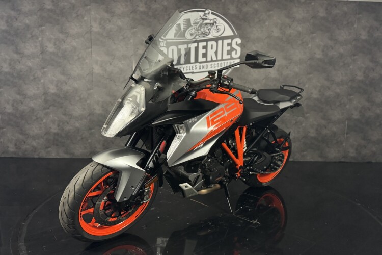 KTM 1290 SUPER DUKE GT
