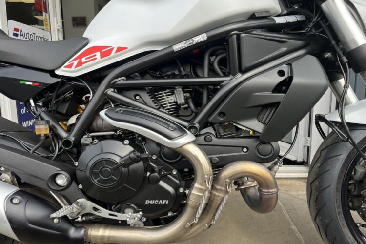 DUCATI MONSTER 797