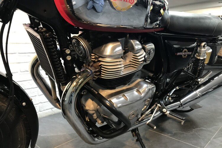 ROYAL ENFIELD INTERCEPTOR INT 650 TWIN