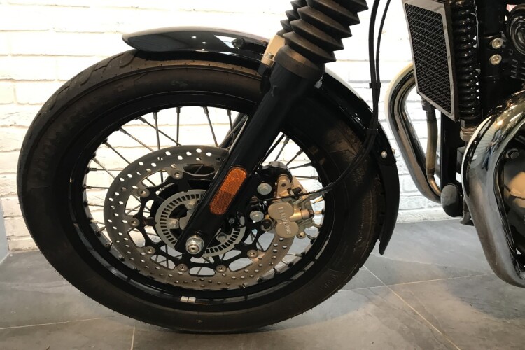 ROYAL ENFIELD INTERCEPTOR INT 650 TWIN