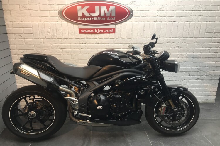 TRIUMPH SPEED TRIPLE 1050