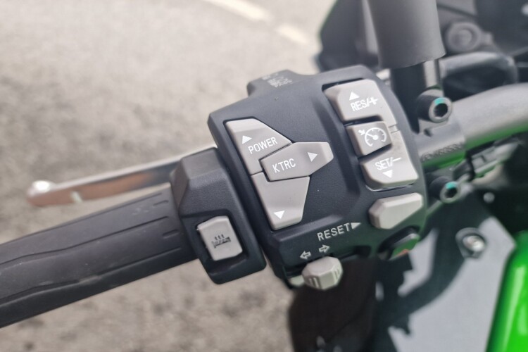 KAWASAKI VERSYS 1000