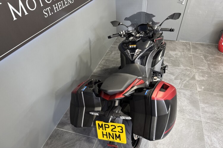 KAWASAKI NINJA 1000SX