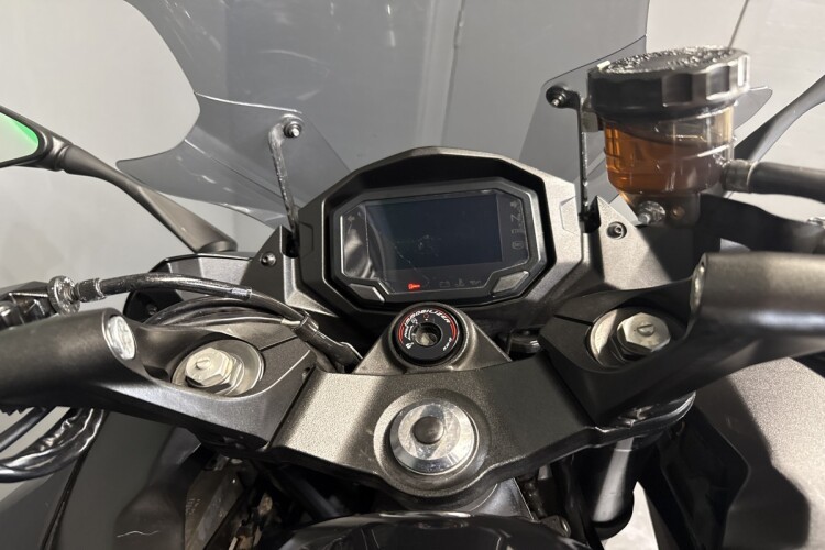 KAWASAKI NINJA 1000SX