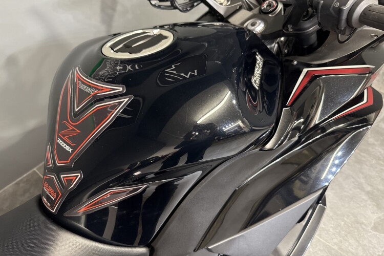 KAWASAKI NINJA 1000SX