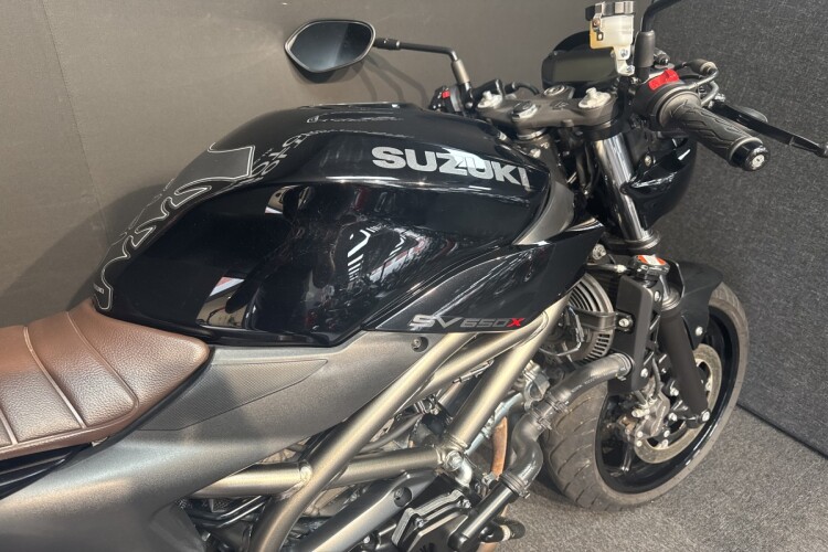 SUZUKI SV650X
