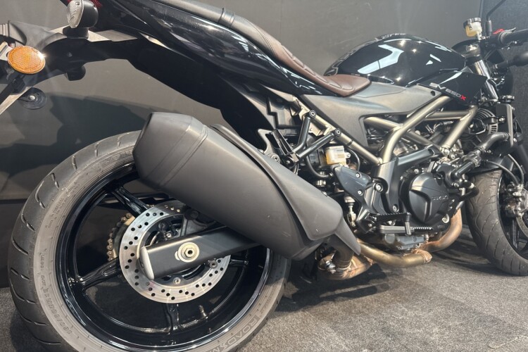 SUZUKI SV650X