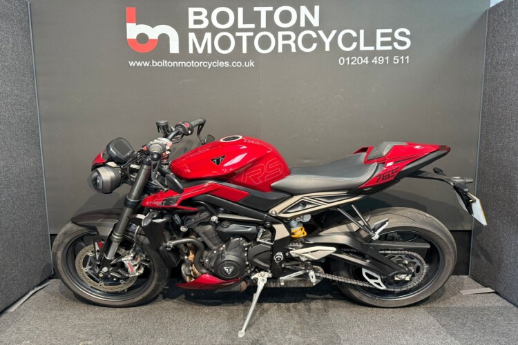 TRIUMPH STREET TRIPLE 765