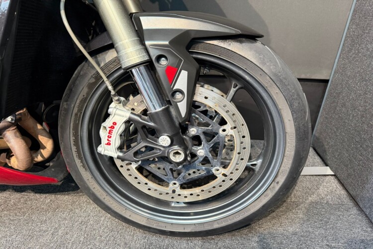 TRIUMPH STREET TRIPLE 765